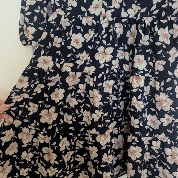 Monteau Size Large Floral Black and Cream Women's Dress - Picture 6 of 7